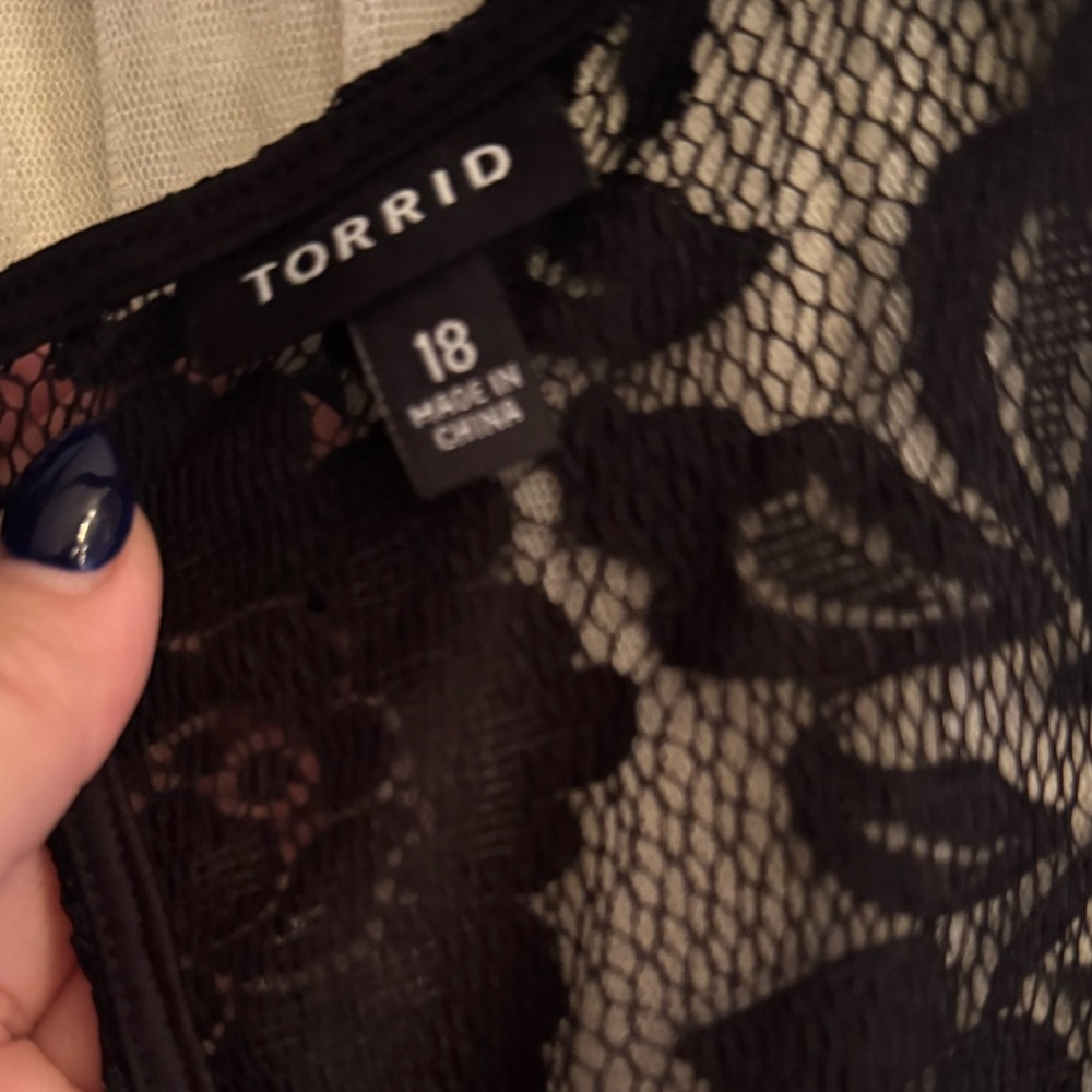 Torrid Black Floral Lace Overlay - Picture 4 of 5